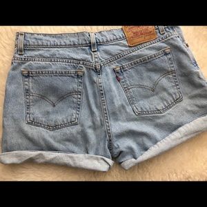 Vintage Levi’s mom high waisted shorts, Sz large